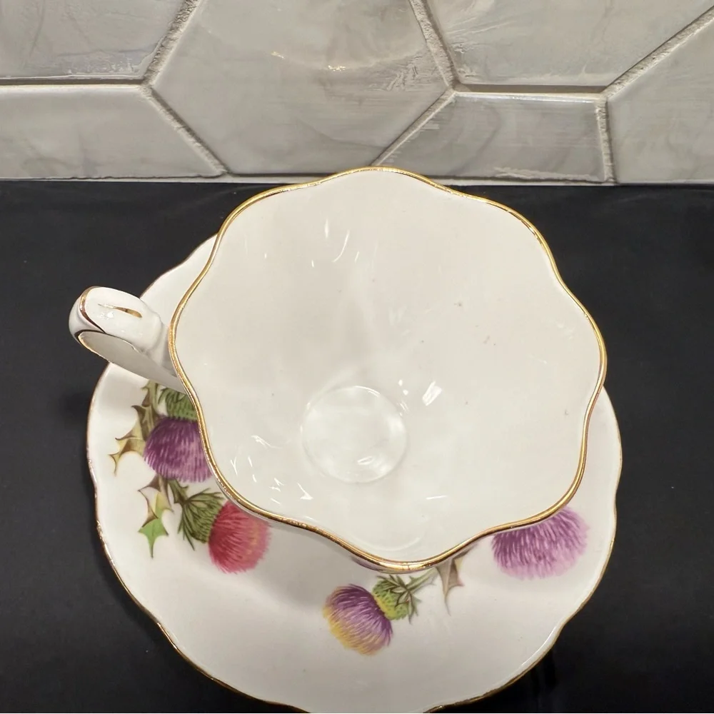QUEEN ANNE TEA CUP & SAUCER - "DUNDEE THISTLE" FINE BONE CHINA Vintage - Picture 2 of 8